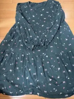 UNIQLOの花柄ティアードワンピース 130cm 長袖