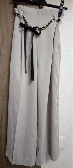 ジルバイジルスチュアート チェーンリボンベルト付きワイドパンツ