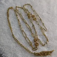 アクセサリー　ゴールドネックレス