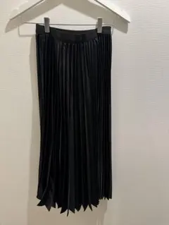 UNIQLO x Theory ブラック プリーツスカート　Sサイズのサムネイル