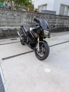 Kawasaki GPZ400R バイク車体のサムネイル
