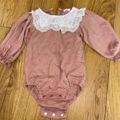 レース襟付きピンクロンパース　80サイズ