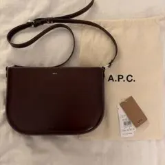 未使用 A.P.C レザー スマホショルダー ゴールド 斜めがけ 保存袋付き 