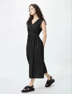 UNIQLOコットンギャザーワンピース ブラック ノースリーブ 09 BLACKのサムネイル