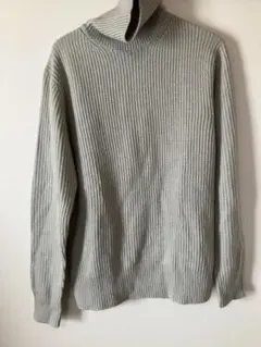 GU タートルネックセーター　アイボリー　Sサイズ