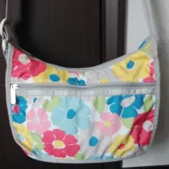 【再度最終お値下げ】⭐LeSportsac、大きなお花柄の定番ショルダーバッグ⭐