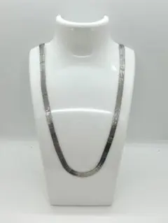 GIVENCHY ジバンシィ ロングネックレス シルバーカラー