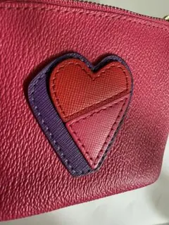 トリーバーチ　ポーチ　ハートモチーフ 赤 ポーチ