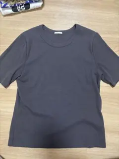 グレー 半袖Tシャツ シンプル