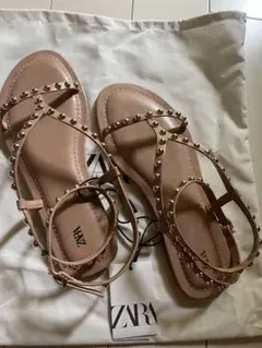 ZARA スタッズ付き フラットサンダル 38のサムネイル