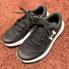 アンダーアーマー　23.5cm UNDER ARMOUR スニーカー ブラックのサムネイル