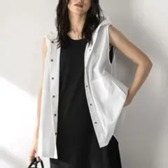 美品◆今季新作 メイソングレイ M 撥水フーディーベストのサムネイル