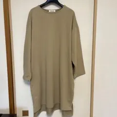 インディスライフ　ベージュ　ロングＴシャツ