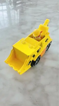 パウ・パトロール ラブルのブルドーザーカーのサムネイル