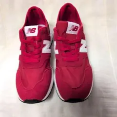 New Balance 赤 スニーカー
