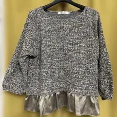 クチュールブローチ　ツイード風ニット・サテンフリル付　七分袖トップス　美品