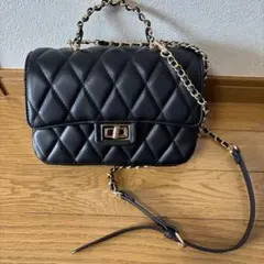 チェーンハンドル　キルティング ショルダーバッグ 2WAYブラックのサムネイル