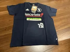 アディダスティーシャツ