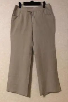 ABETONE大きめベージュ フレアパンツ 前面ポケット付き