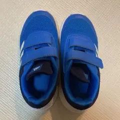 adidas子供用青色スニーカー