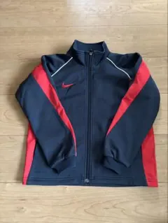 147. NiKE トレーニングウェア　上　110〜120cm