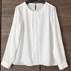 GLACIER パールビジュー付きピンタックシフォンブラウス
