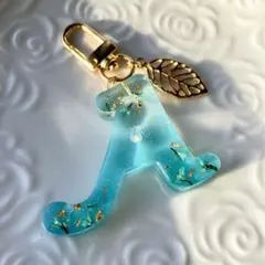 イニシャルキーホルダー　ハンドメイド　レジン A