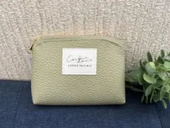 ☆新品☆合皮ミニポーチ☆小物入れ☆おしゃれ英字タグ☆上品なグリーン系☆