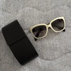 PRADA サングラス バイカラー ホワイト ブラックのサムネイル
