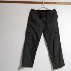 ダークグリーン カーゴパンツ