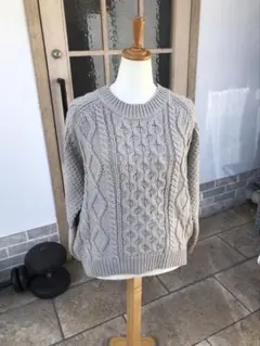グレー ケーブルニット 長袖セーター　ローリズファーム