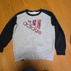 adidas トレーナー　130