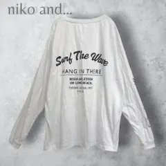 niko and... ニコアンド　長袖カットソー 白 バックプリント　メンズのサムネイル