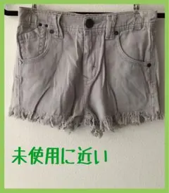 【未使用に近い・Mサイズ・早い者勝ち・即購入OK】EMODA ショートパンツ