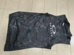OAKLEY ノースリーブ トップス ブラック系