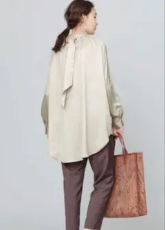 ナノユニバース　後ろリボン付き長袖ブラウス