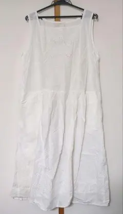 【新品未使用】サニークラウズカットワーク刺繍白コットンワンピース