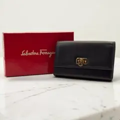 美品✨ Salvatore Ferragamo ガンチーニ 三つ折り財布 本革のサムネイル
