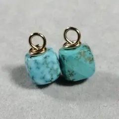 天然石チャーム　マグネサイトターコイズキューブ　　ハンドメイド　ピアス　チャーム