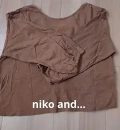 ニコアンド Tシャツ