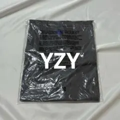 yeezy tシャツ