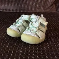 keen サンダル