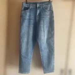 ライトブルーストレートレッグデニム