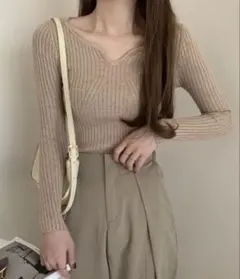リブニット 長袖 ベージュ Vネック