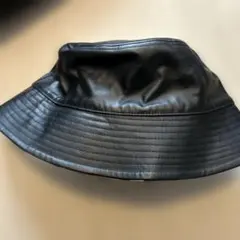 ブラック 合成皮革 リバーシブルバケットハット