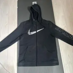 紅*歯様 Nike ブラック ジップパーカー