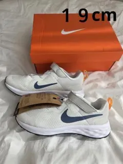 【新品】ナイキ レボリューション キッズ シューズ スニーカー 靴 19cm