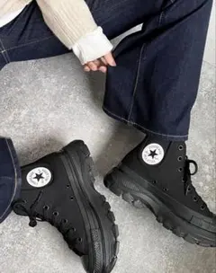 converse 厚底スニーカー