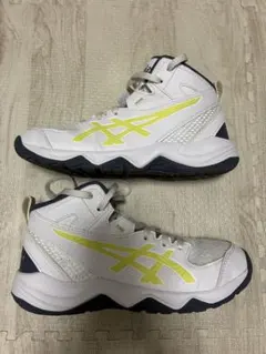 asics バッシュ22.5㎝