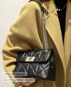 キルティング ロック チェーン スクエアバッグ